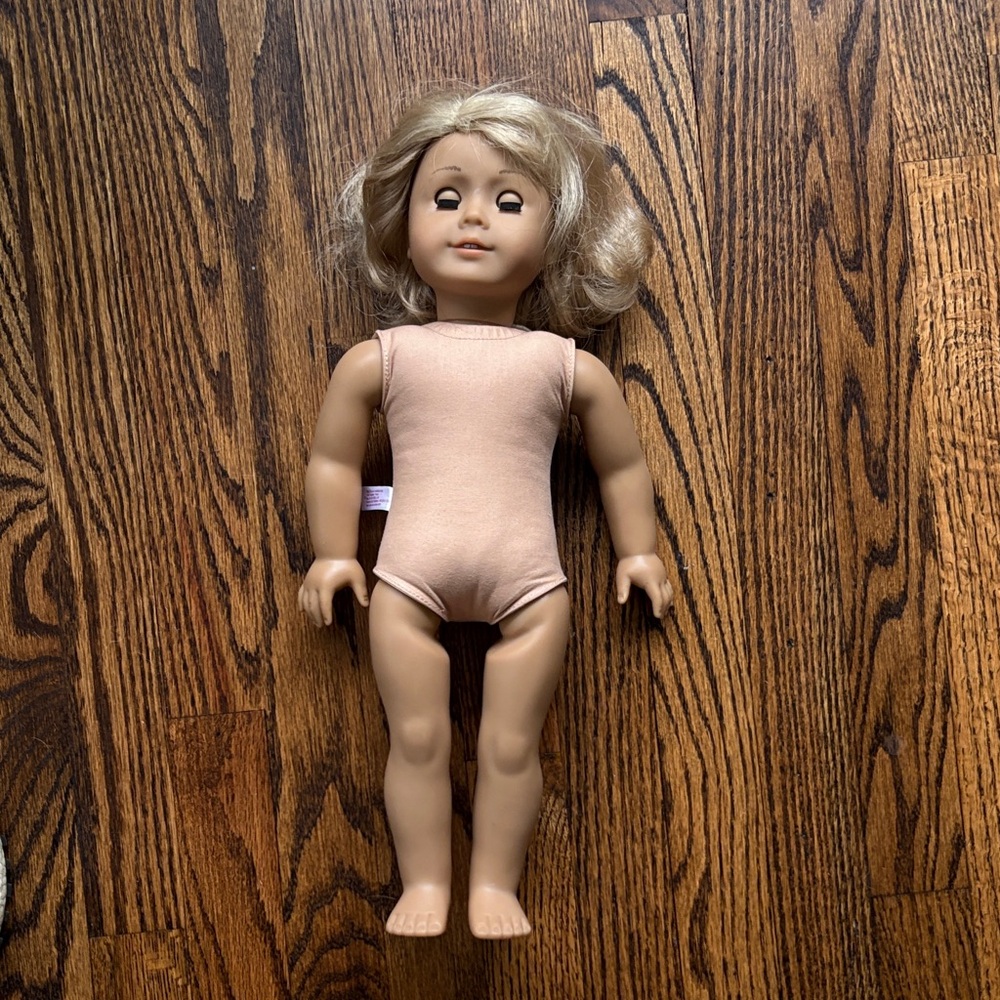 American Girl Doll -Blond Hair - Green Eyes